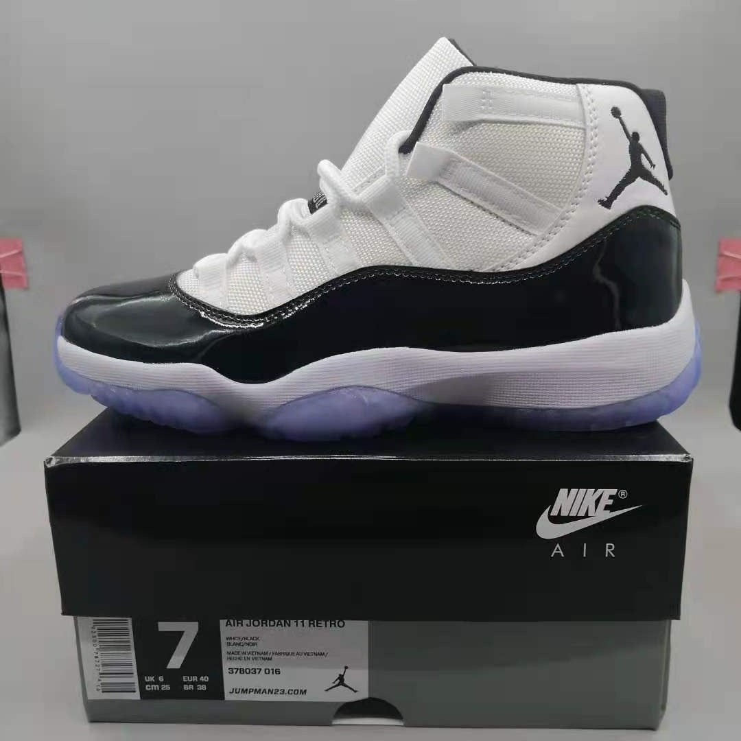 Air Jordan 11 Retro Black and white